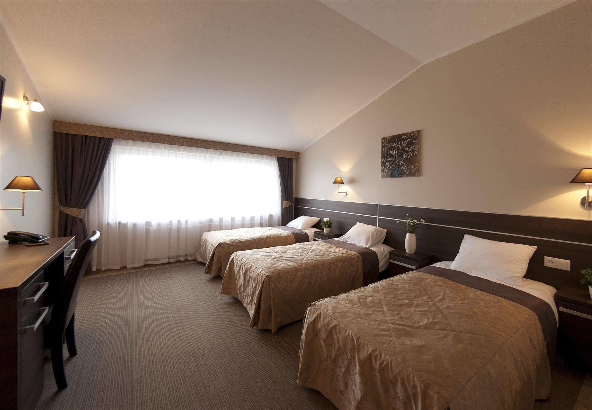 Zloty Staw Bed & Breakfast Borkowo  Ngoại thất bức ảnh